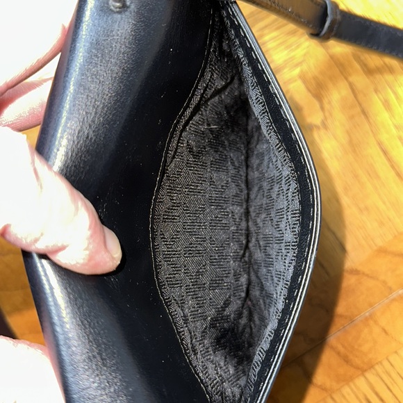 MICHAEL KORS Small Sloan Leather Gusset Crossbody - Picture 13 of 16